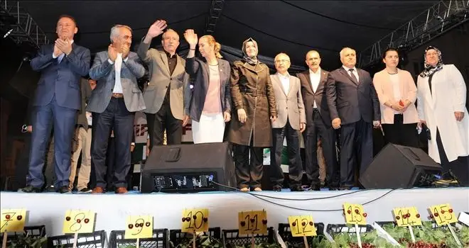YEŞİLLİ BELEDİYE BAŞKANI DEMİR &Uuml;&Ccedil; BİN KİŞİYE İFTAR YEMEĞİ VERDİ