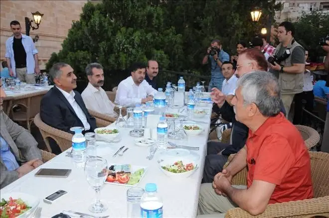 Ko&ccedil;ak, basın mensuplarıyla iftarda bir araya geldi