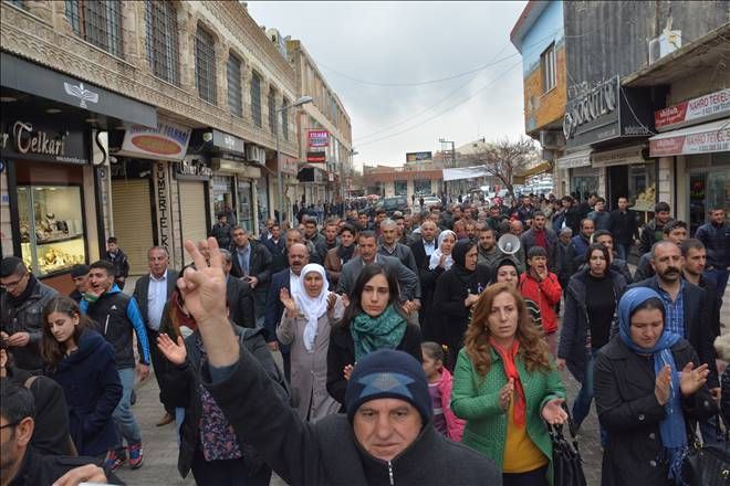 Süryaniler IŞİD'i protesto etti