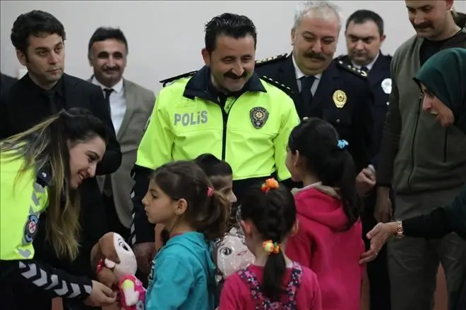 İl Emniyet M&uuml;d&uuml;r&uuml; Onar, &Ccedil;ocuk Yuvasını Ziyaret etti