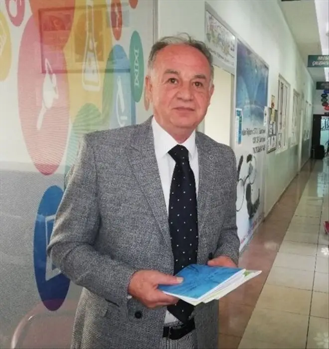 Milli Eğitim M&uuml;d&uuml;r&uuml; S&uuml;mer&acute;den 800 aileye yardım