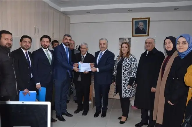 Ak Parti Listeleri Se&ccedil;im Kuruluna Teslim etti
