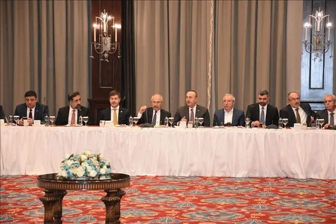 &Ccedil;avuşoğlu, Mardin&acute;de STK Temsilcileriyle g&ouml;r&uuml;şt&uuml;