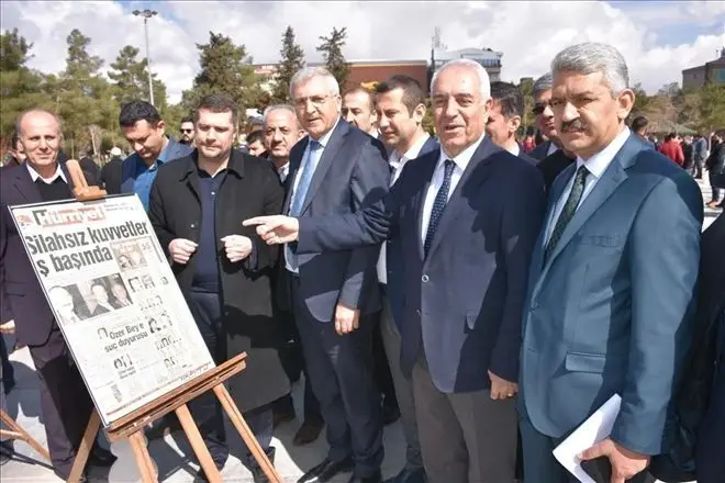 Mardin&acute;de 28 Şubat Gazete Manşetleri Sergilendi.