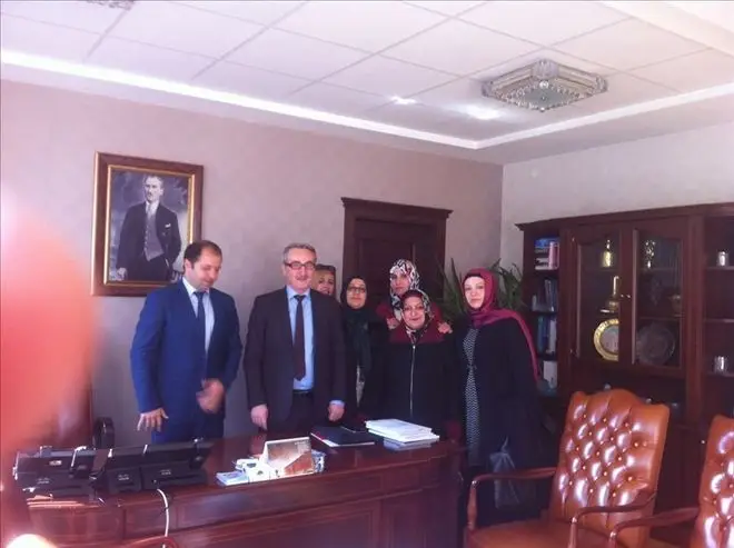 USTA &Ouml;ĞRETİCİLER KADRO İSTİYOR