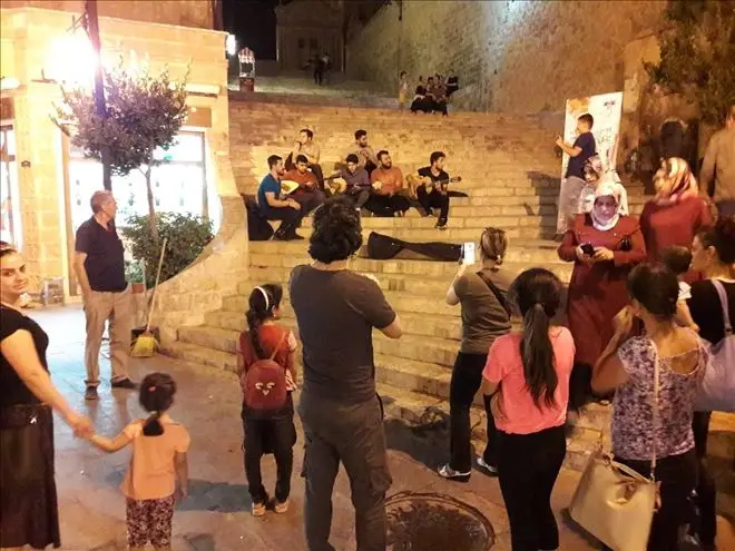 Mardin&acute;de Avluda Fasıl Projesi!