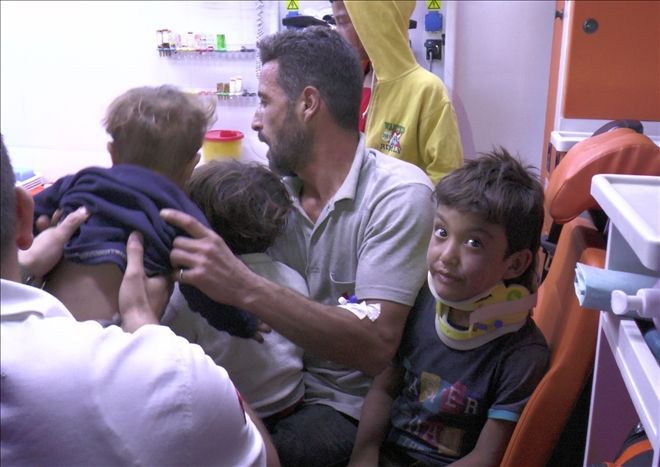 Suriyelileri kampa götüren otobüs kaza yaptı: 31 yaralı