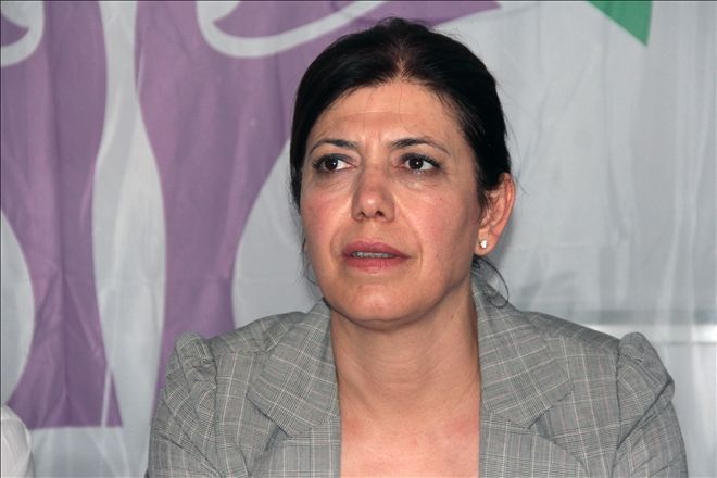 Adana HDP Milletvekili Meral Danış Beştaş, Diyarbakır´daki evinde gözaltına alındı