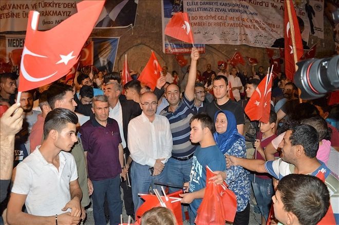 Mardin Valisi Demokrasi Nöbetinde Halkın Yanında..