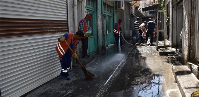 Artuklu´da sokaklar Deterjanla yıkanıyor