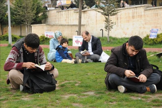 Mardin`de şiddete karşı kitap okuma eylemi