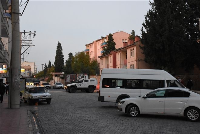 Mardin´de polis aracına saldırı: 4 yaralı