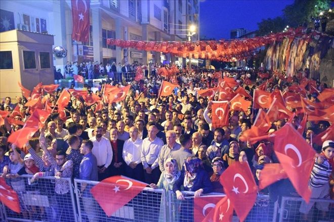 Mardin´de 15 Temmuz akşamı vatandaşlar etkinlik alanına akın etti