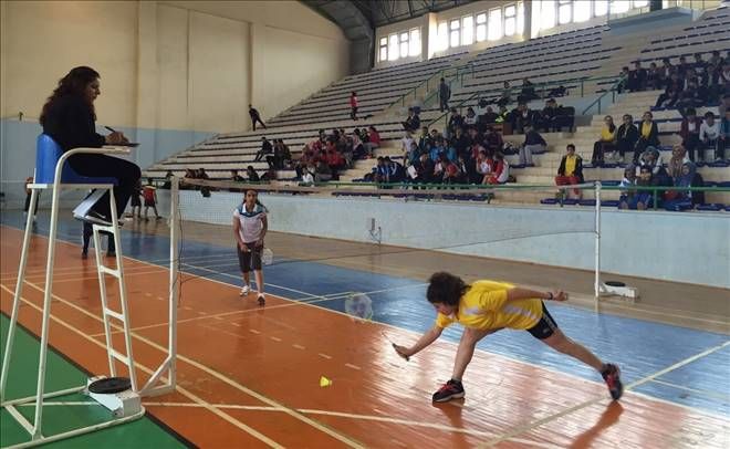 Okullar Arası Badminton Müsabakaları Mardin'de yapılıyor.