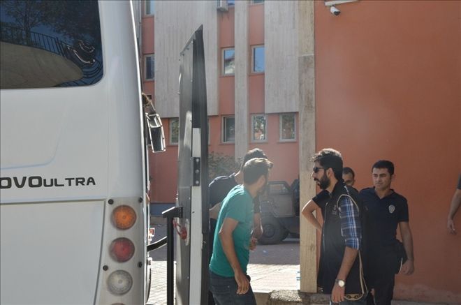 Mardin´de 4 polis tutuklandı