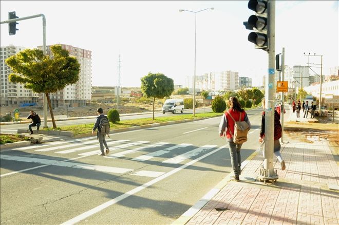 Veliler trafik ışıklarının onarılmasını istiyor