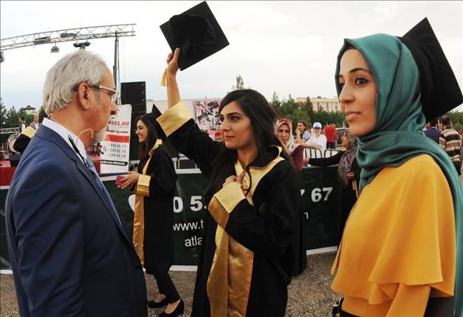 Diyarbakır´da mezuniyet töreninde protesto