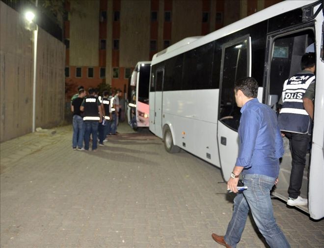 Mardin´de 14 polis ve 1 öğretmen tutuklandı