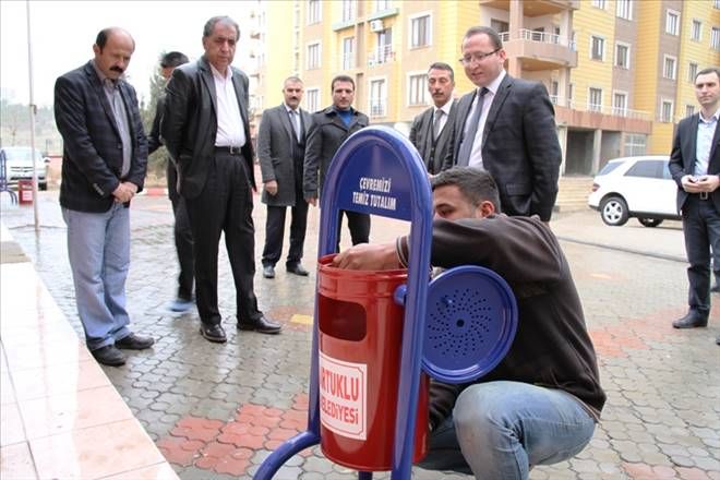 145 okula çöp kutuları yerleştiriliyor