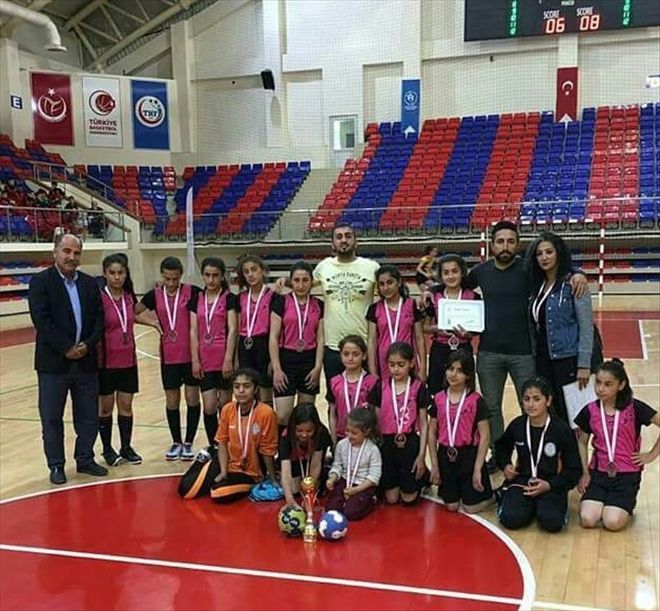 Ömerli YİBO Hentbol Takımı Türkiye 3.cüsü oldu