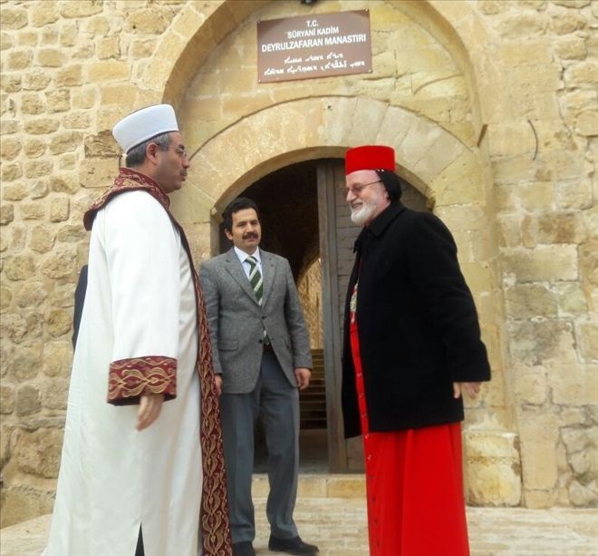 Mardin´de  Müftü Metropolit  Vedalaşması