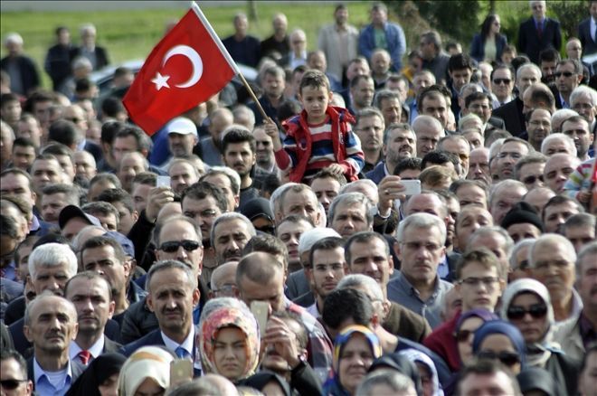 Kaymakam suikastinde gözaltına alınan T.E. cenazede gözyaşı döktü