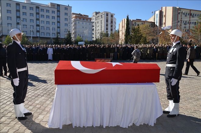 Şehit polis Demirkan´ın cenazesi memleketine uğurlandı