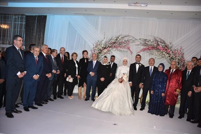 Mardin Valisi Mustafa Yaman´ın, Kızı Kaymakam  Elif  Nur Yaman,  Burak Saçal ile evlendi.