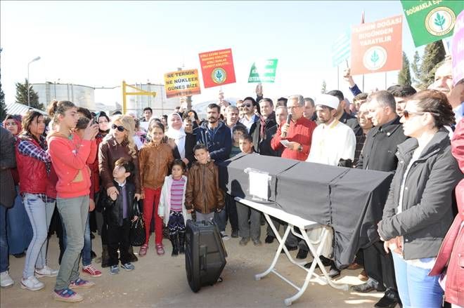 Termik Santral Önünde Tabutlu Basın Açıklaması