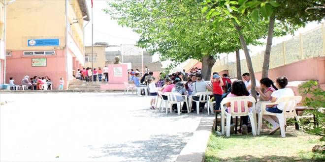 Savur'da Ortaokul Yararına Kermes Düzenlendi