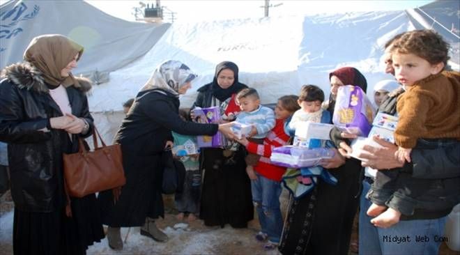 Midyat`ta yaşayan Suriyeli ve Iraklı sığınmacılara yardım köprüsü