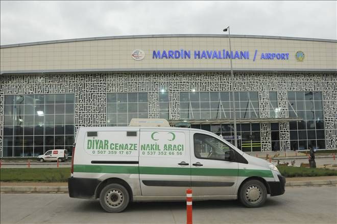 Havalimanında cenazeler karıştı