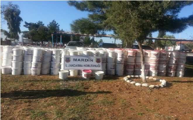 Mardin`de 11 ton plastik boya ele geçirildi