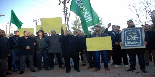 Midyat&#039;tan Charlie Hebdoya ve Cumhuriyete Tepkiler