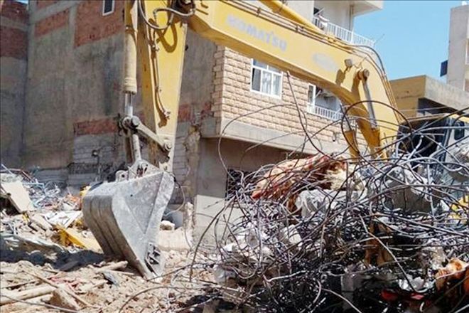 Nusaybin´de yıkım ve enkaz kaldırma çalışmaları sürüyor