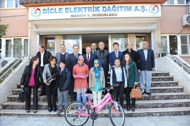 Resim Birincilerine Ödül