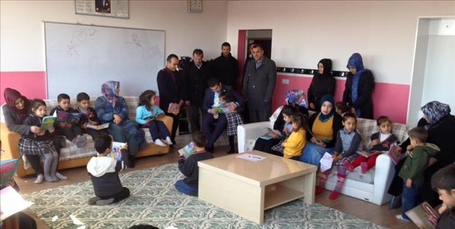 Mardin´de Bir Öğretmen Mahalleliye Kitap Okumayı Sevdirdi