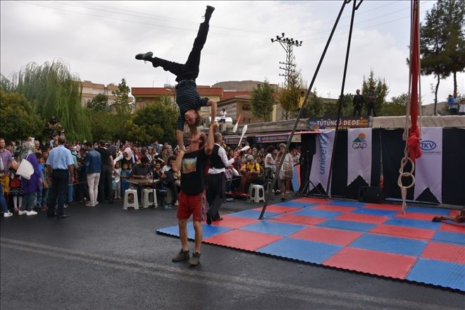 Terör mağduru çocuklar ilk kez sirk izledi