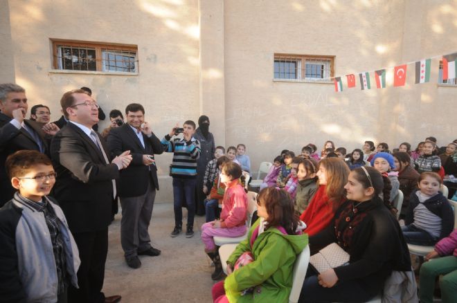 Mardin`de Suriyeli çocuklar için okul açıldı