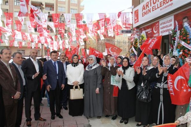 Nuhoğlu?Kadınlar siyasette de söz sahibi olması gerekir.?