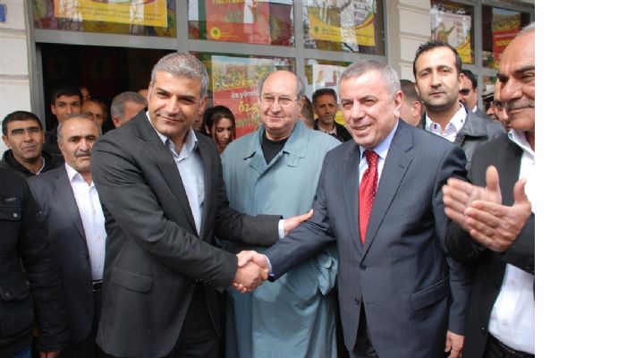 Veysi Şahin'in Midyat Esnaf Ziyareti Miting Havasında Geçti