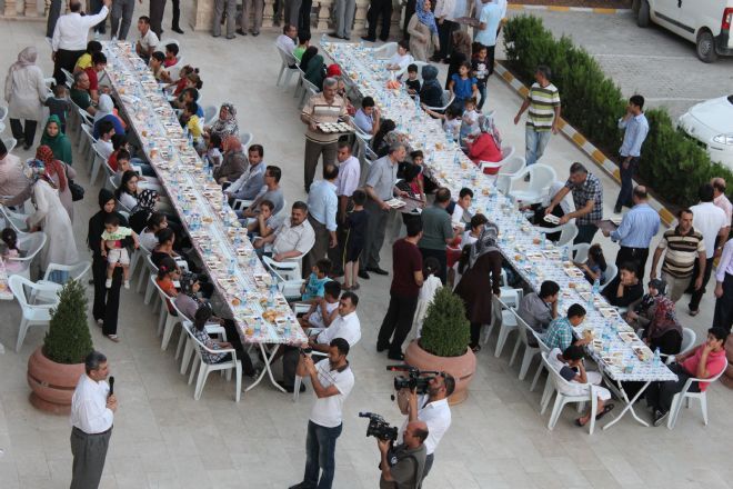 Müftülükten Yetimlere İftar Yemeği