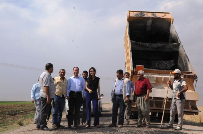 Yollarda Yama ve Onarım Çalışması Yapılıyor