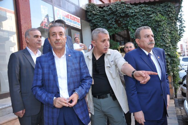 Bakan Eker Mardin'de