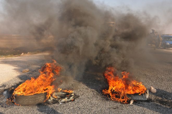 Mardin`de elektrik kesintisi protestosu