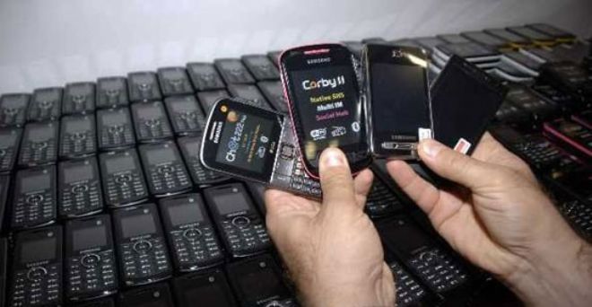 Mardin`de cep telefonu kaçakçılığı operasyonu