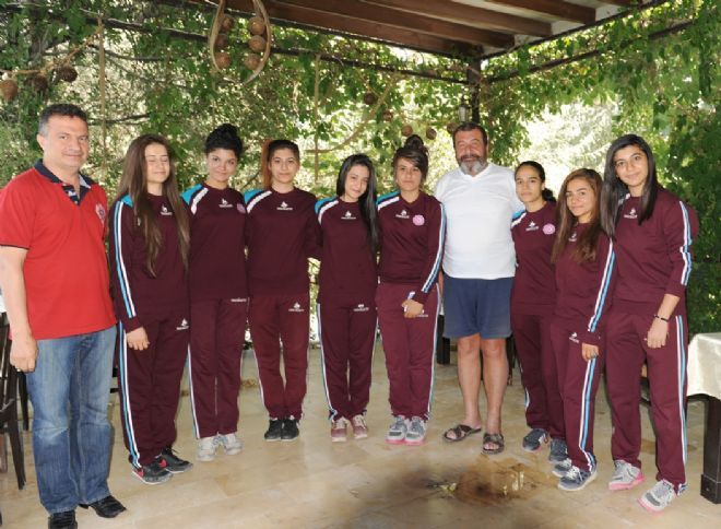 Mardin'in İlk Bayan  Hentbol Takımı Elazığ`da
