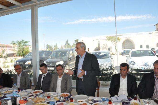 Ahmet Türk Otel işletmecileri ile Kahvaltıda Buluştu