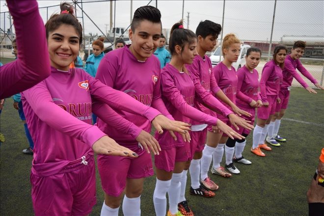 Nusaybin´de Bayan  Futbol Takımları Karşılaşması