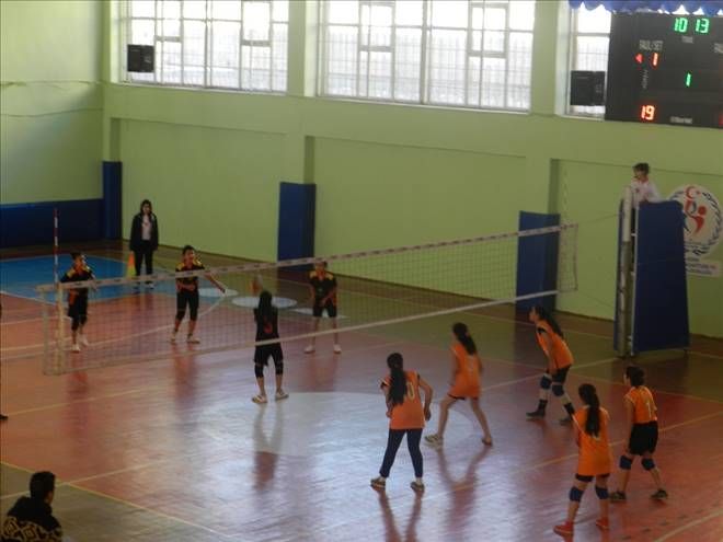 Mardin`de okullararası voleybol turnuvası tamamlandı